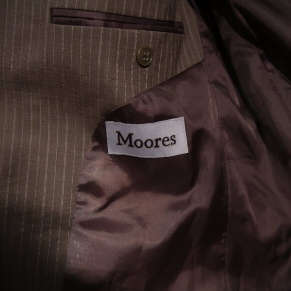 Taupe pinstripe Suit  38R/32W  96% Wool / 4% Lycra - Picture 5 of 8